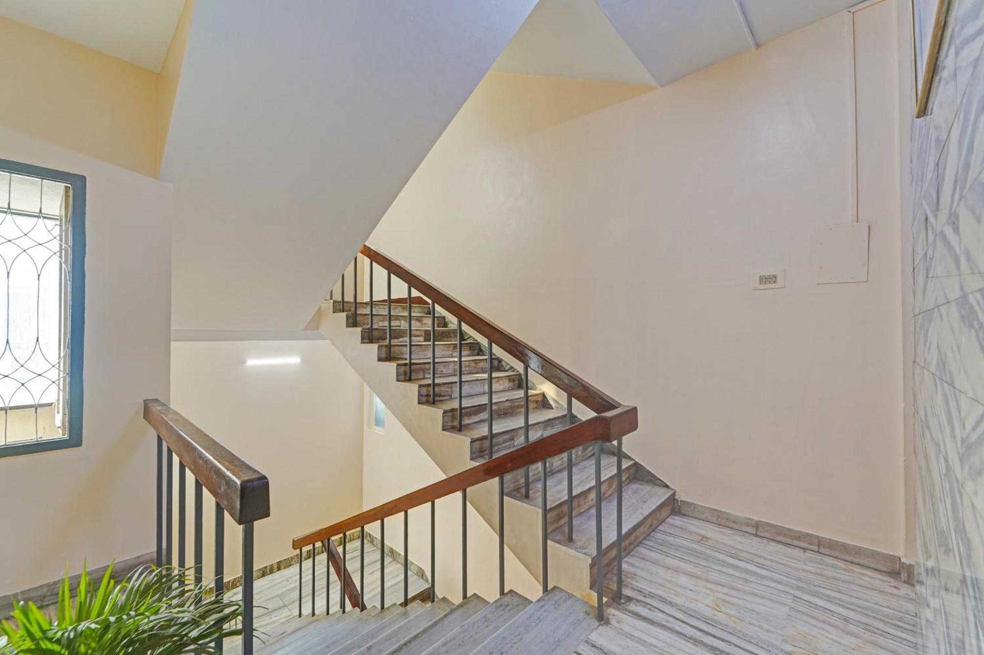 Super Townhouse G Silver Hotels Mount Road Chennai Exterior photo